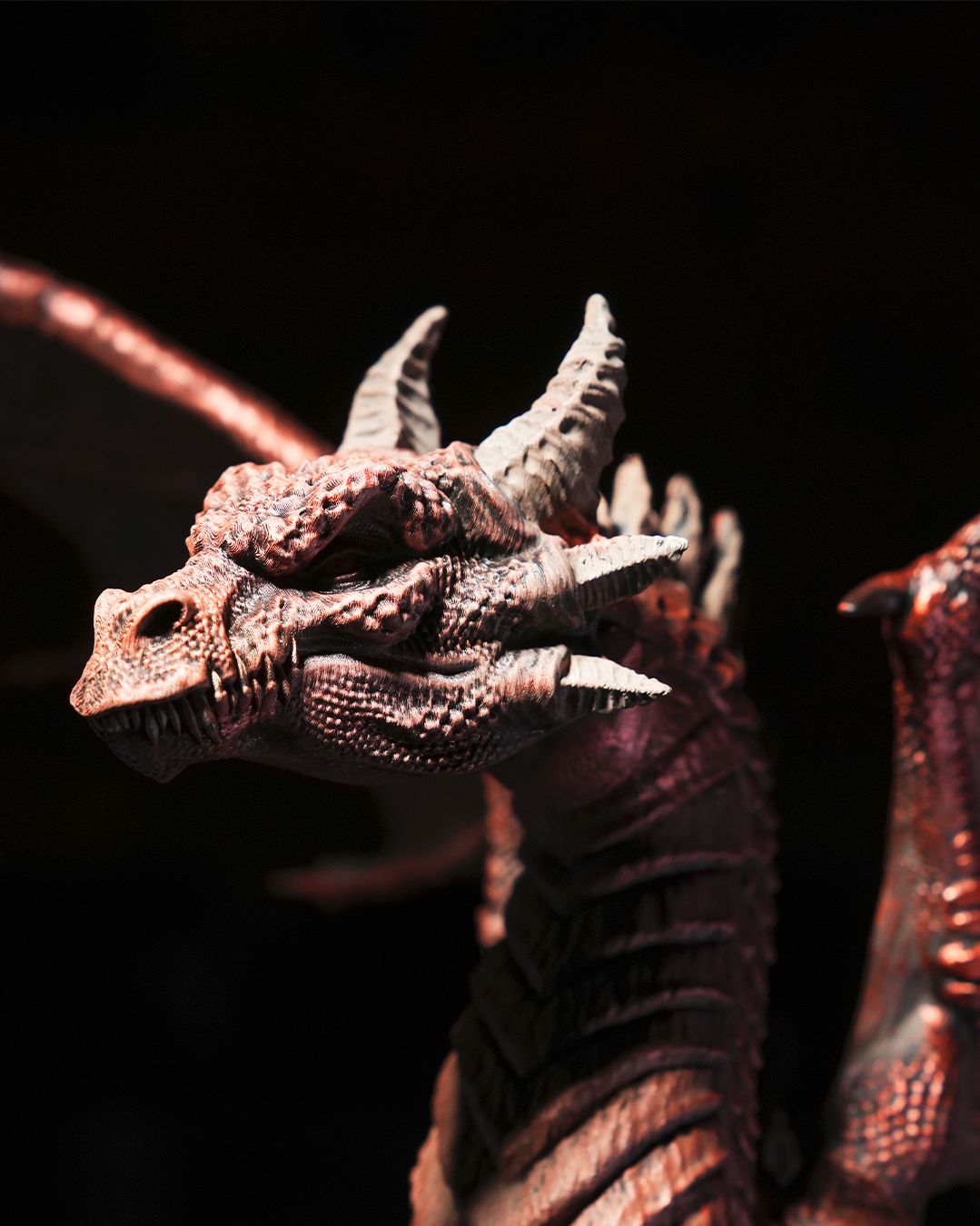 Majestätischer Fantasy-Drache – XXL Sammlerfigur mit 42 cm Flügelspannweite Fantasy Drache